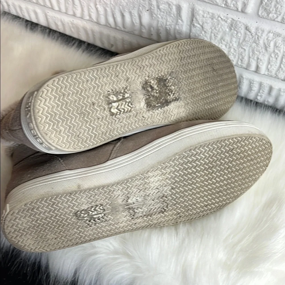 Dolce Vita suede comfort